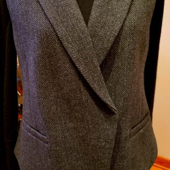 Club Monaco Charcoal Grey Tweed Vest with Pinstripe Lining. - Picture 8 of 13